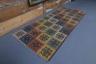 Vintage Area Rug - Thumbnail