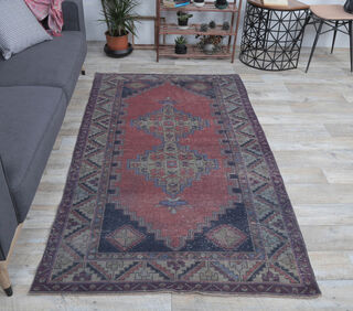 Aklim - Tribal Turkish Vintage Rug - Thumbnail