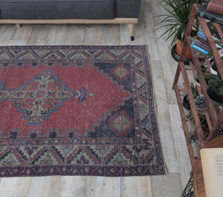 Aklim - Tribal Turkish Vintage Rug - Thumbnail