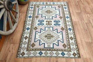 Geometric Vintage Area Rug - Thumbnail