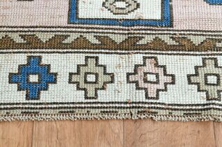 Geometric Vintage Area Rug - Thumbnail