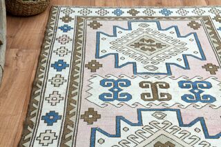 Geometric Vintage Area Rug - Thumbnail