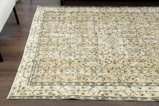 Vintage Floral Area Rug - Thumbnail