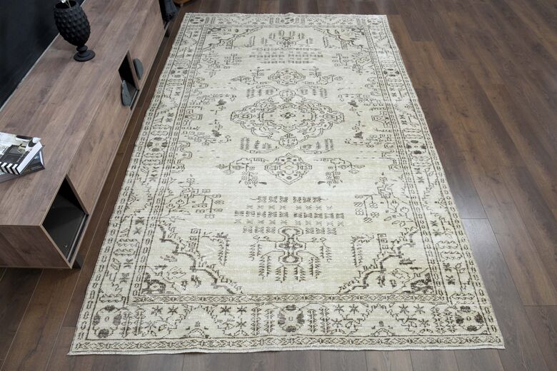 Vintage Oriental Beige Rug