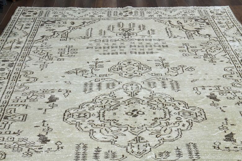 Vintage Oriental Beige Rug