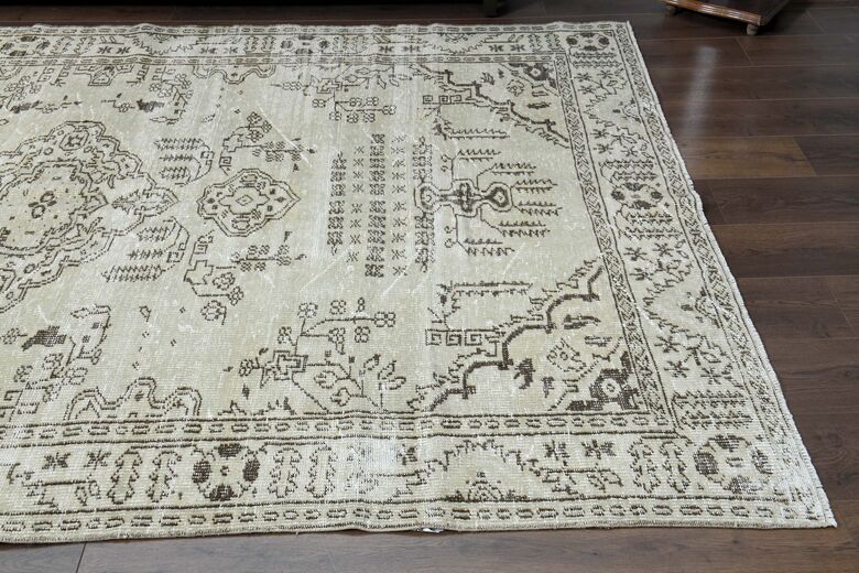 Vintage Oriental Beige Rug