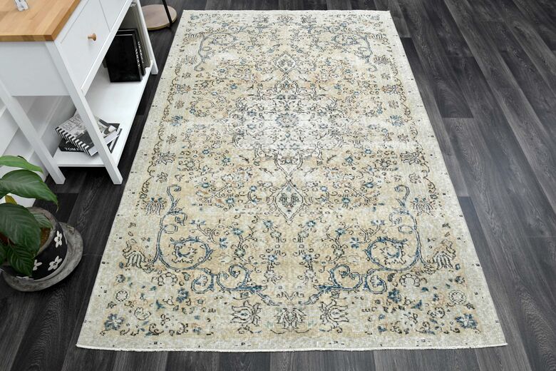 Minimalist Vintage Floral Rug