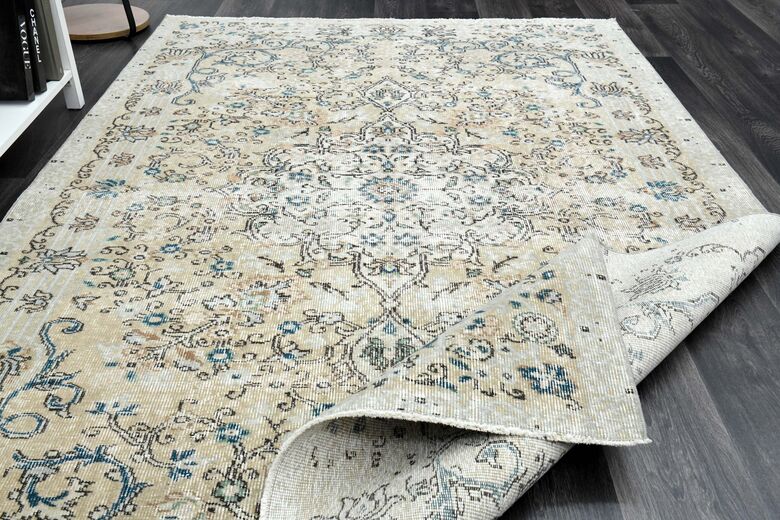 Minimalist Vintage Floral Rug