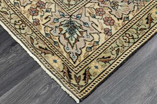 Vintage Floral Area Rug - Thumbnail