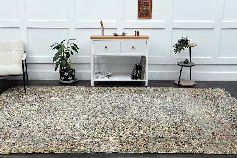 Vintage Floral Area Rug