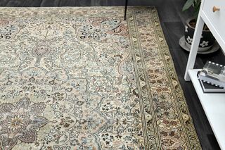 Vintage Floral Area Rug - Thumbnail