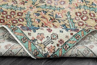 Vintage Area Rug - Thumbnail