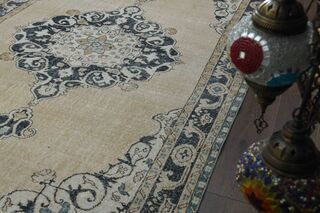 Medallion Vintage Area Rug - Thumbnail