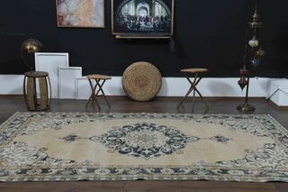 Medallion Vintage Area Rug - Thumbnail