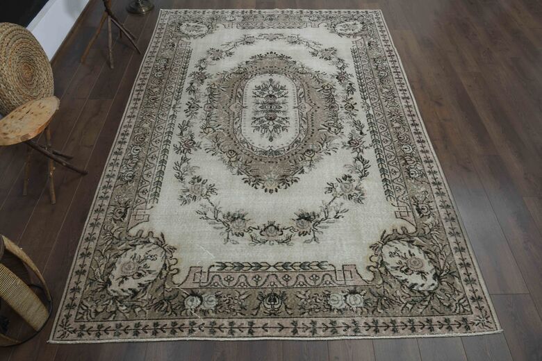 Royal White Vintage Rug