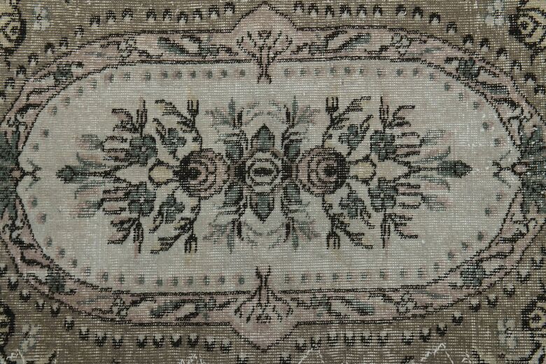 Royal White Vintage Rug