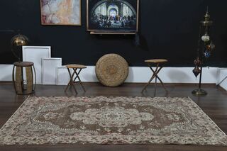 Brown Oriental Vintage Rug - Thumbnail