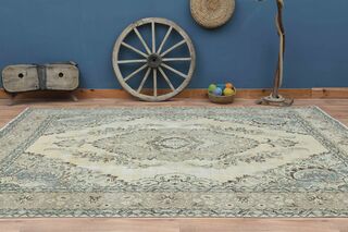 Oriental Vintage Persian Rug - Thumbnail