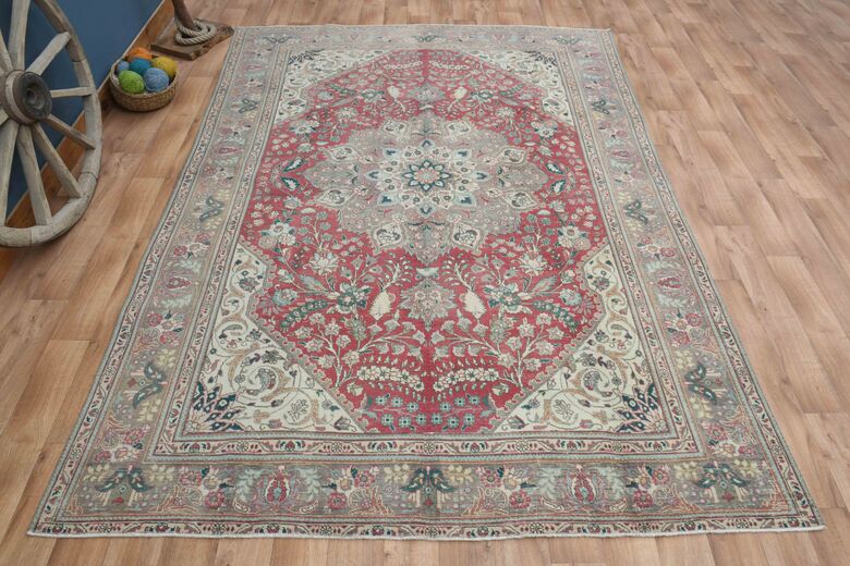 Heriz Persian Handwoven Area Rug