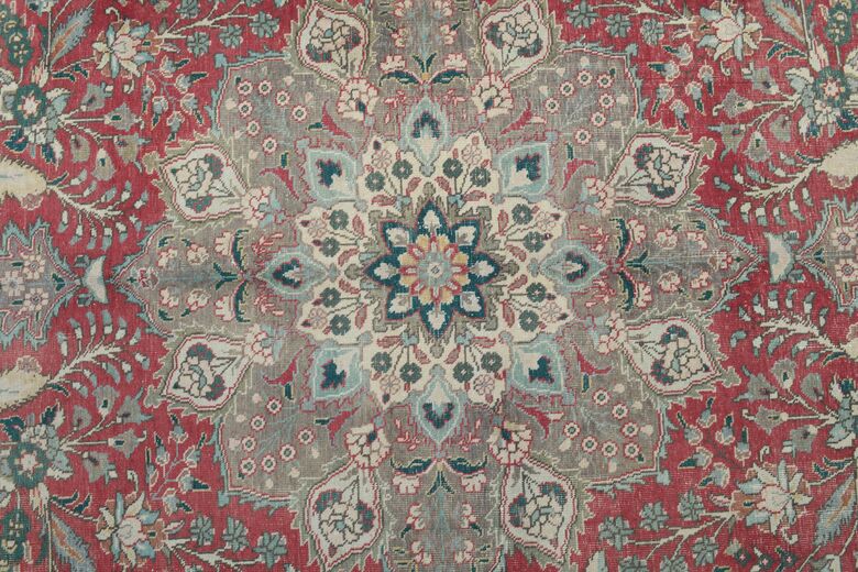 Heriz Persian Handwoven Area Rug