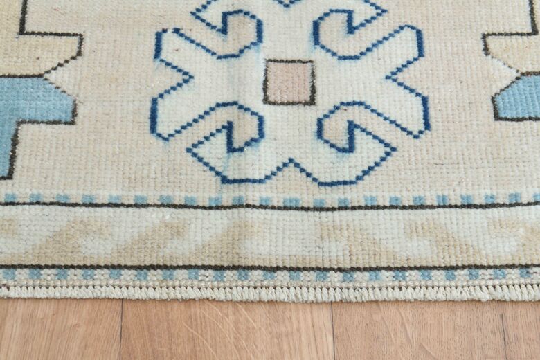 Cream Wool Geometric Rug