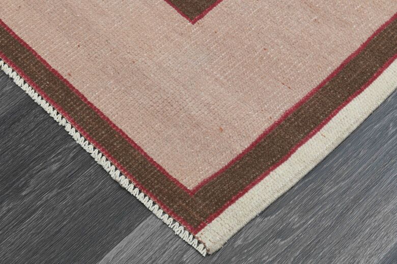 Bordered Geometric Thin Rug