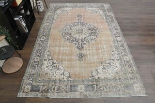 Oriental Vintage Area Rug - Thumbnail