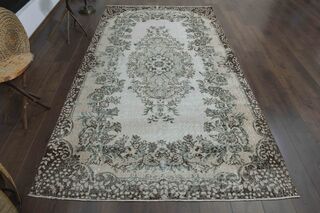 Oriental Vintage Area Rug - Thumbnail