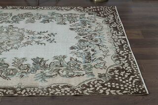 Oriental Vintage Area Rug - Thumbnail