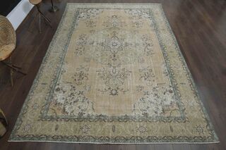 Oriental Handwoven Wool Rug - Thumbnail