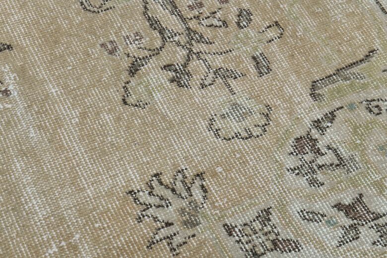 Oriental Handwoven Wool Rug