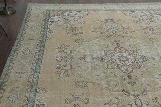 Oriental Handwoven Wool Rug - Thumbnail