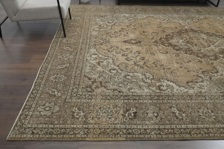 Neutral Vintage Area Rug