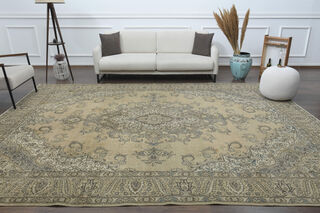 Handwoven Oriental Area Rug - Thumbnail