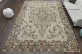 Handmade Persian Beige Area Rug - Thumbnail