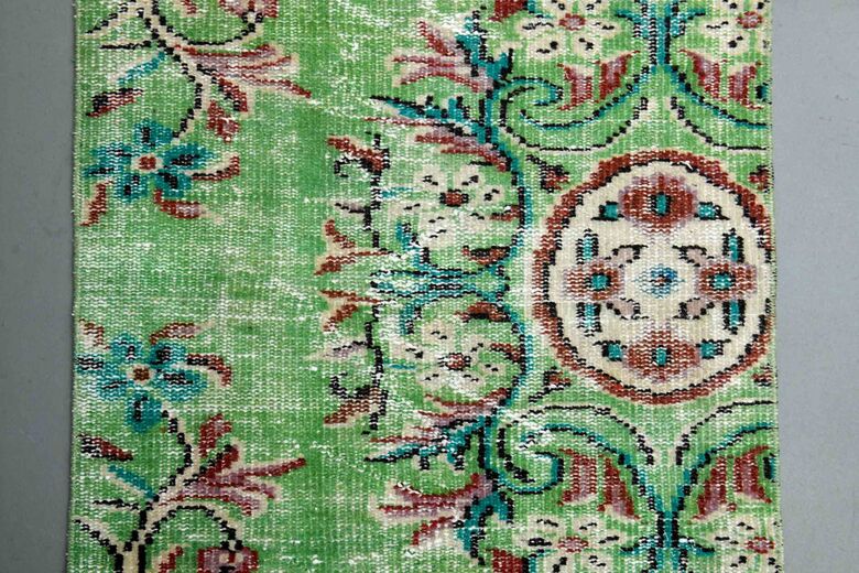 Green Vintage Runner