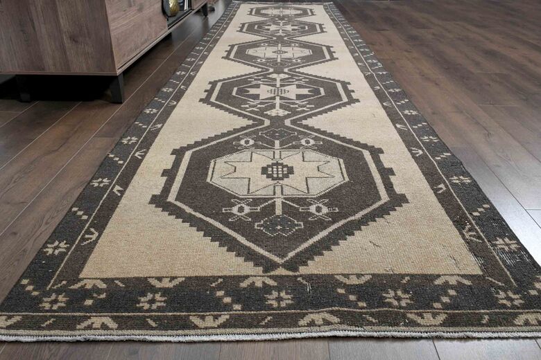 Geometric Brown Beige Vintage Runner