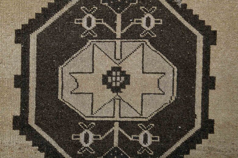 Geometric Brown Beige Vintage Runner