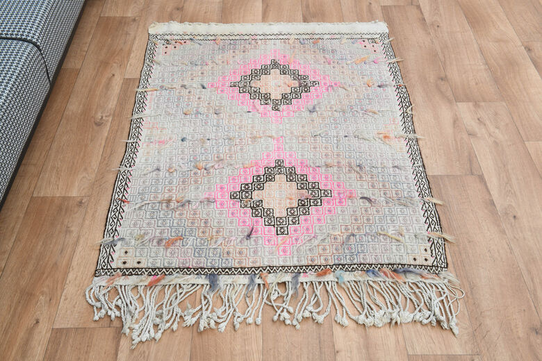 4x6, Rare Design Vintage Kilim Rug