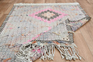 4x6, Rare Design Vintage Kilim Rug - Thumbnail