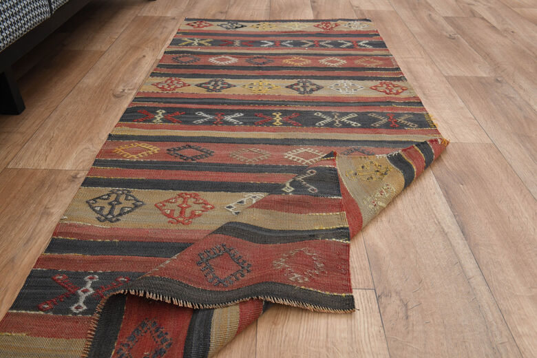 2x5, Vintage Oushak Kilim Runner