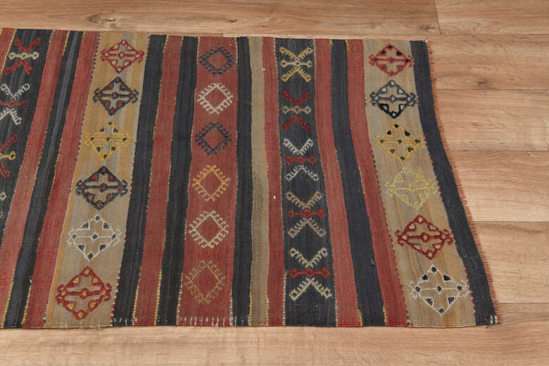 2x5, Vintage Oushak Kilim Runner