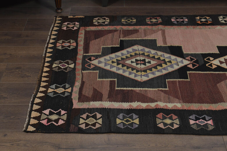 4x10, Geometric Style Vintage Runner