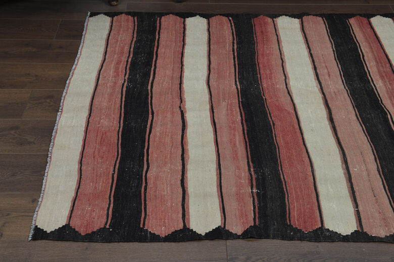 5x10, Wide Turkish Kilim Runner