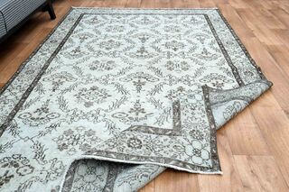 Room Decor Antique Rug - Thumbnail