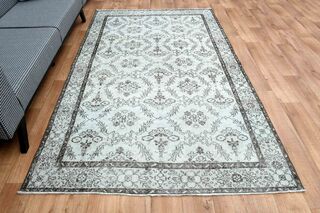 Room Decor Antique Rug - Thumbnail