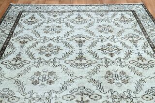 Room Decor Antique Rug - Thumbnail