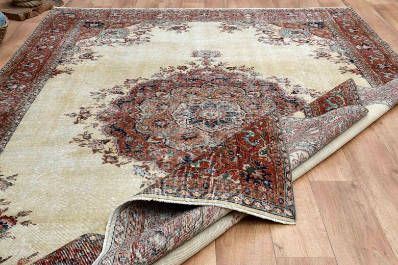 Special Vintage Oushak Area Rug