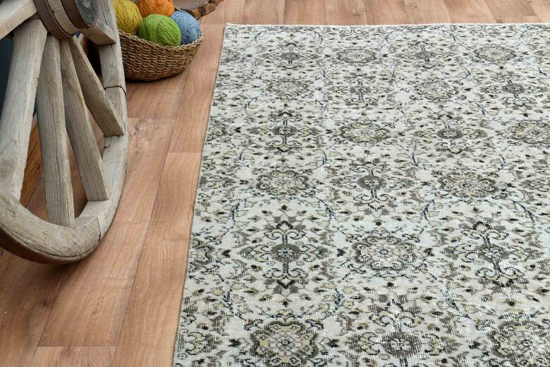 Retro Style Vintage Rug