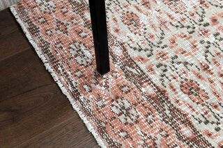 Minimalist Details Vintage Turkish Rug - Thumbnail